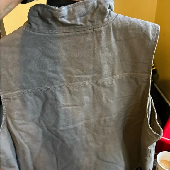 Brand new Carhartt vest never worn!! - Picture 2 of 2